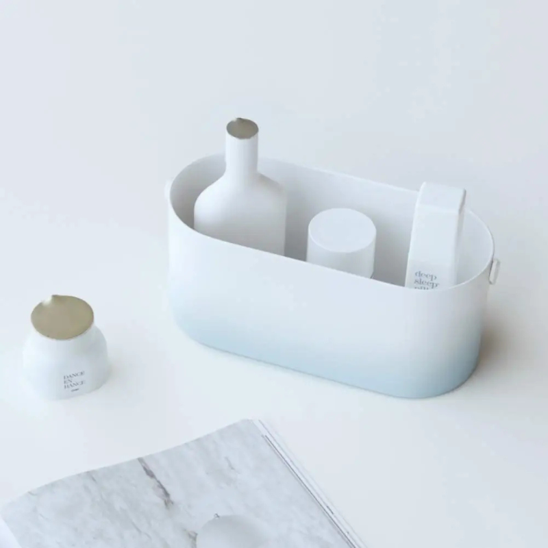 LEDミラーと統合収納を備えた完璧な美 