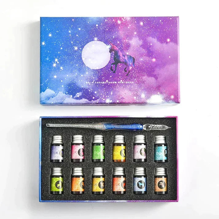 ガラスに浸したペンで優雅に書いてください 