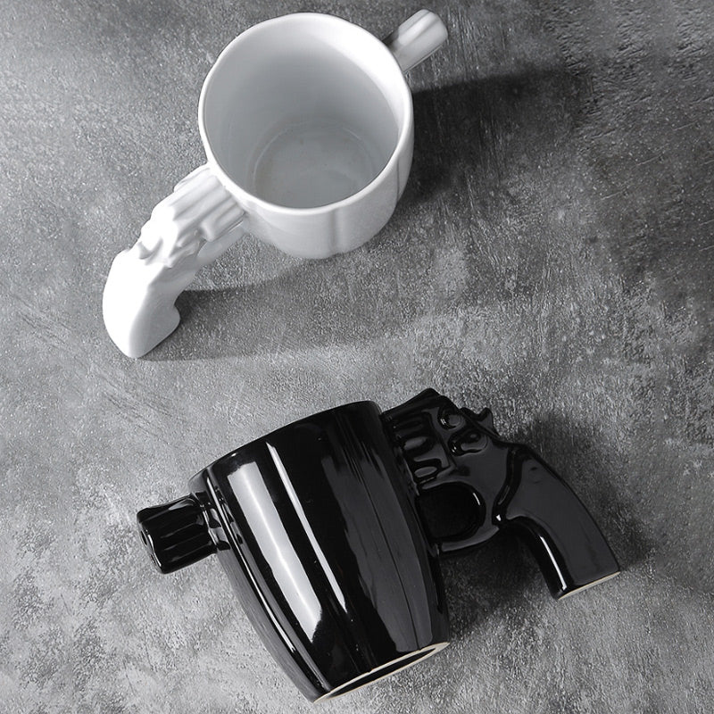 Tasse design avec poignée pistolet ultra originale