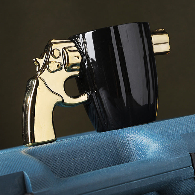 Tasse design avec poignée pistolet ultra originale
