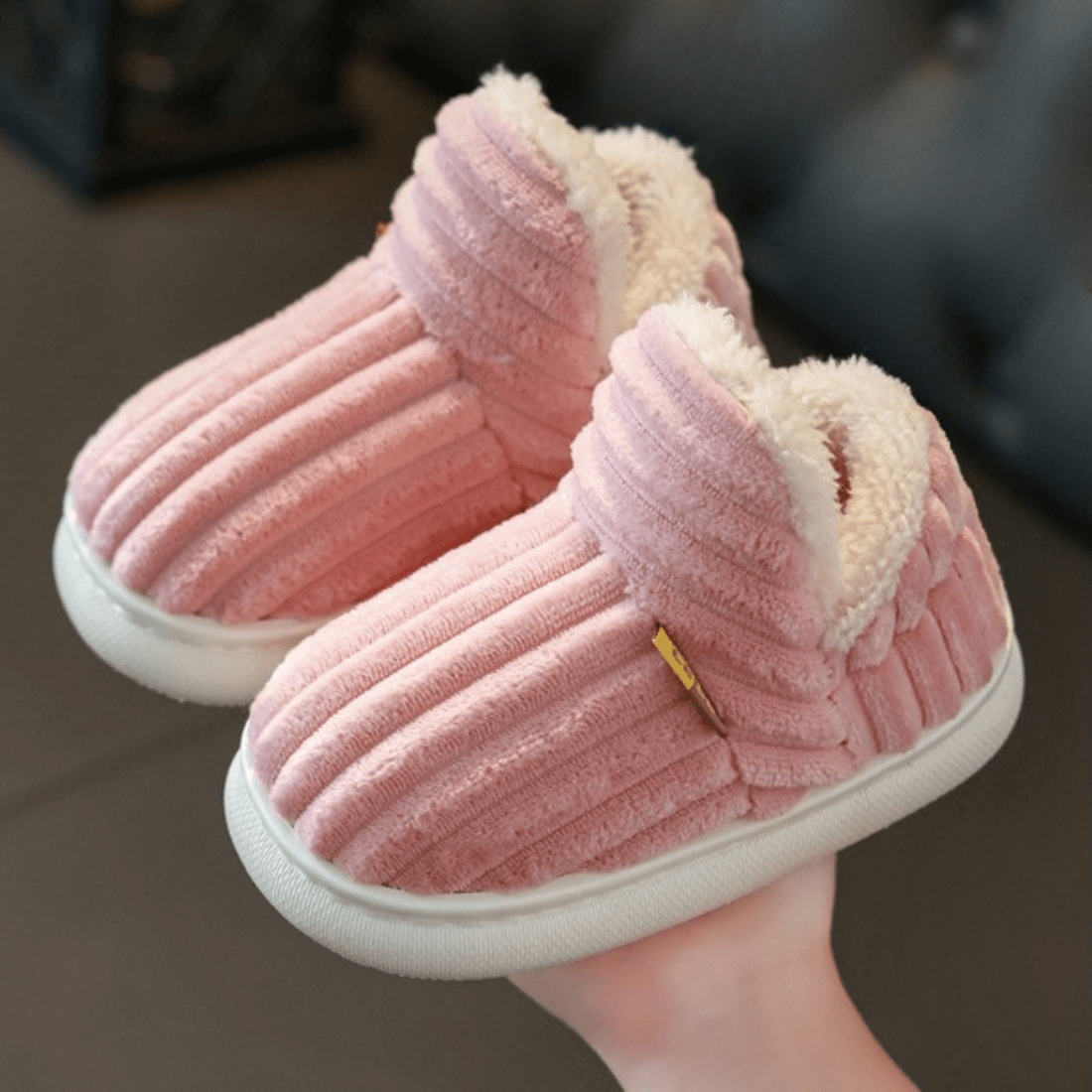 Ultra-comfortable slippers – warmth and comfort guaranteed 