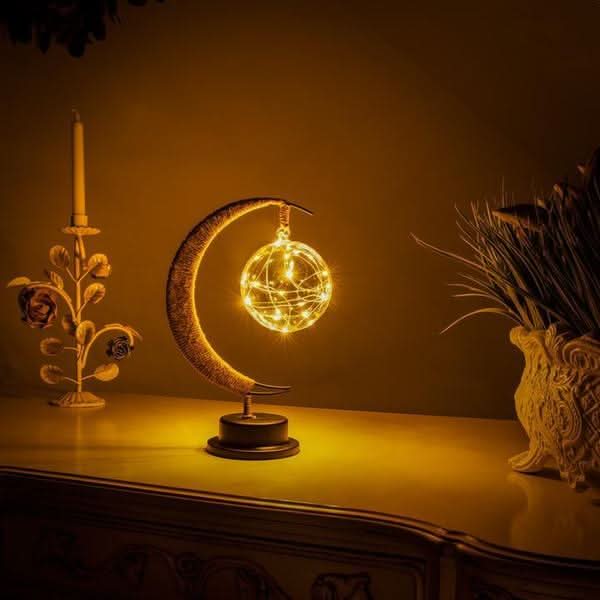 Hængende måne lampe til en magisk atmosfære 