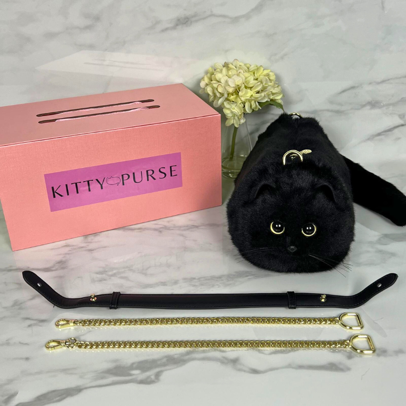 Una borsa di gatto realista che fa sensazione ovunque 
