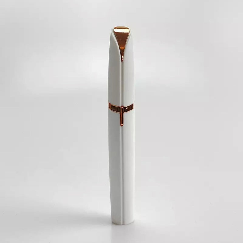 Depilazione precisa e indolore per sopracciglia ordinate 